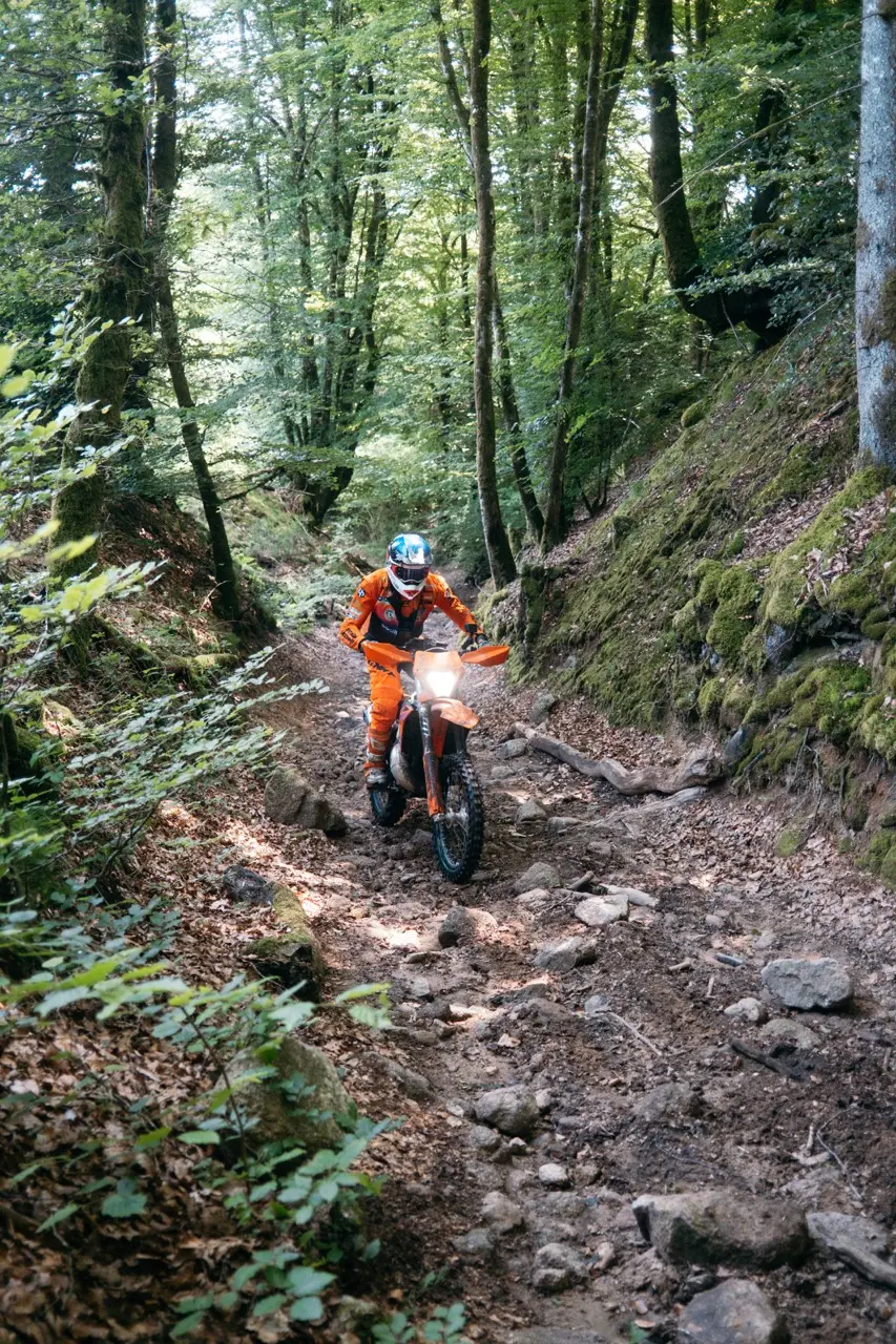 Balade au roadbook en enduro avec Benji Melot